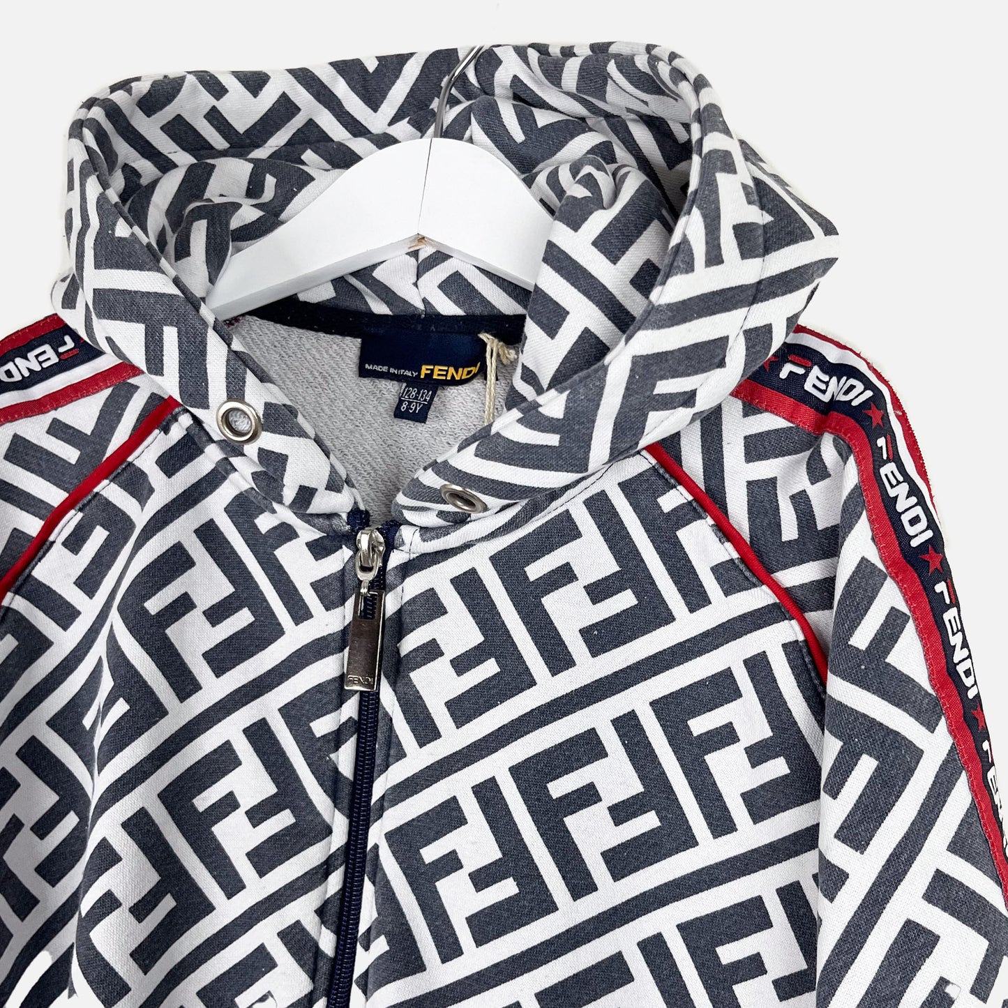 Fendi, Hoodie med dragkedia