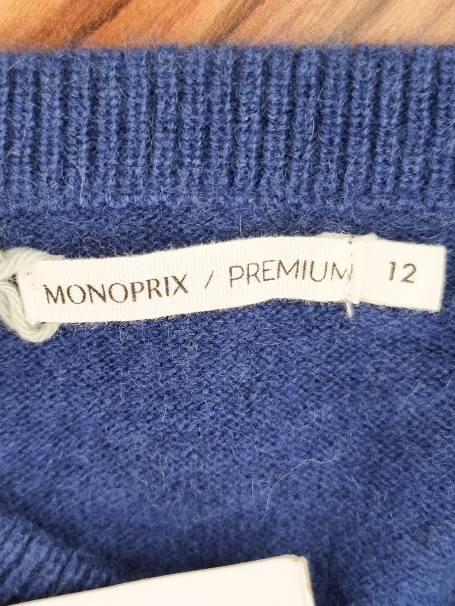 Monoprix , Stickad tröja